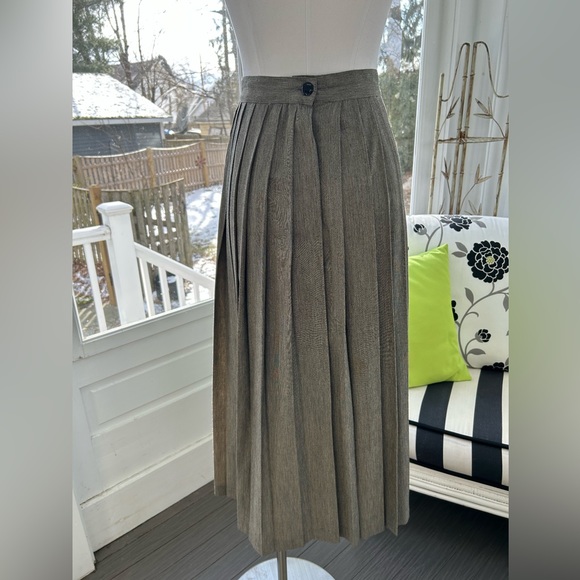 Vintage Part Two (1980's) 35-1/2" Black/Cream Pleated Skirt - Picture 2 of 4